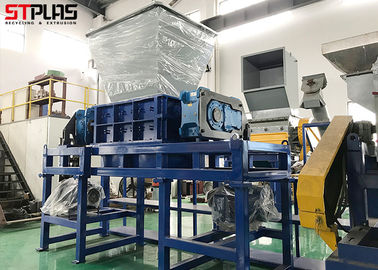 OEM 1000kg/h Plastic Film Shredder Machine D2 Blades Two Shaft Shredder